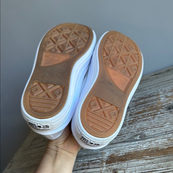 Converse White Sneakers Minimalist Design - Picture 7 of 7